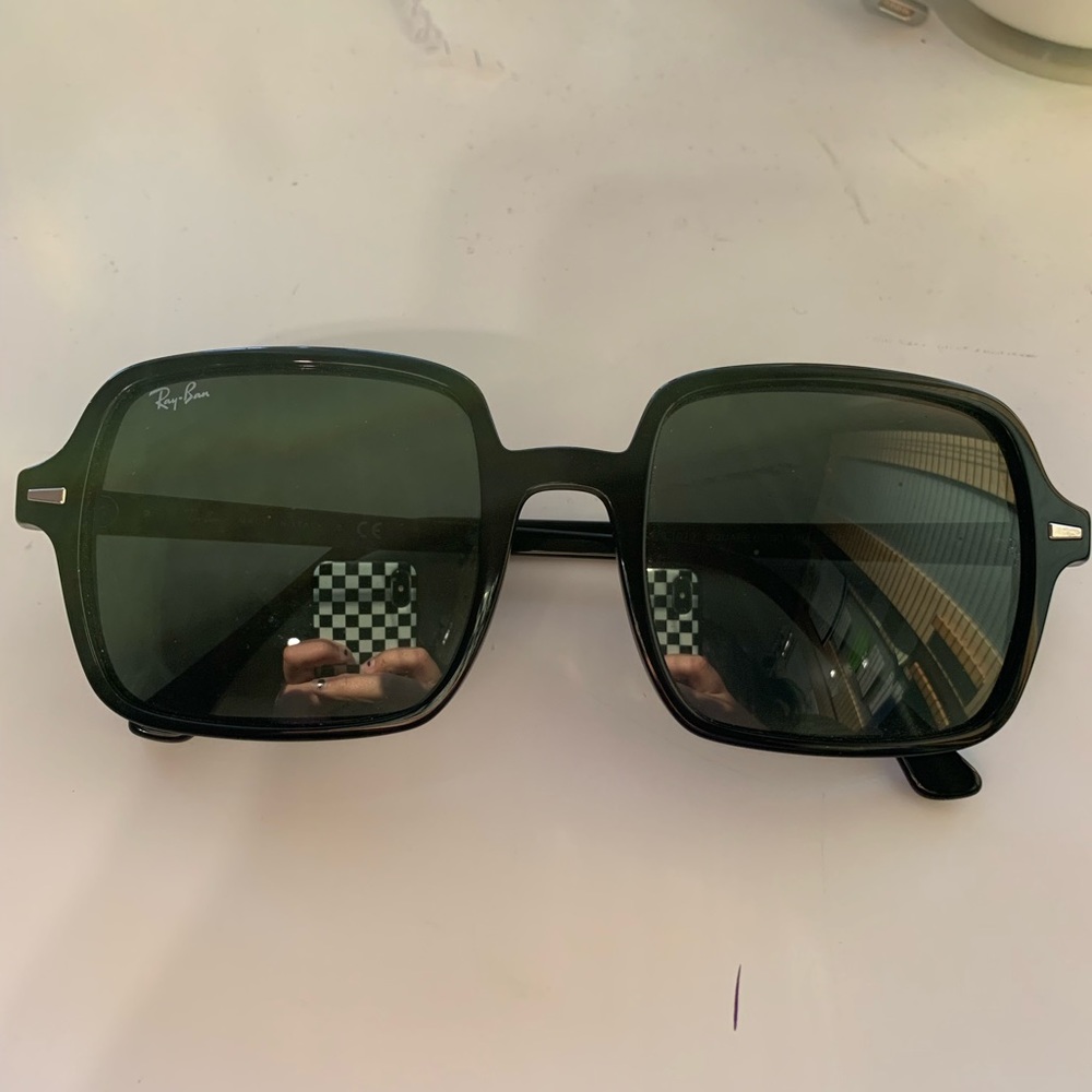 square ray ban black sunglasses